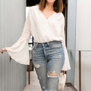 WAYF White & Gold Textured Metallic Bell Sleeve Bodysuit, Size XS